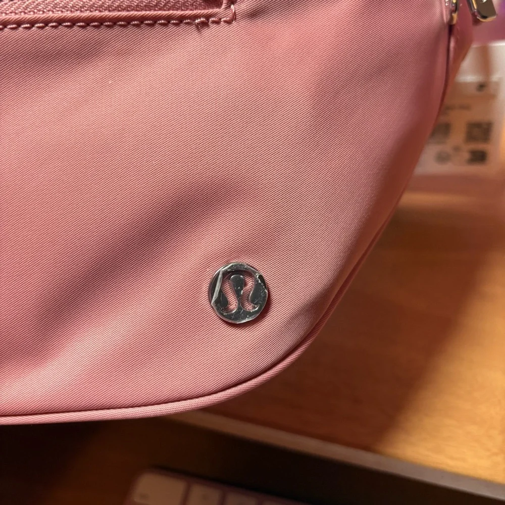 lululemon athletica City Essentials Belt Bag NWT DCOP - Picture 8 of 8